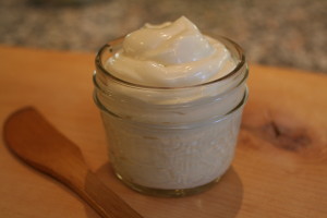 Homemade Mayo | AmandaNaturally.com