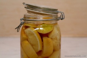 Lemon Vinegar Cleaning Solution | AmandaNaturally.com
