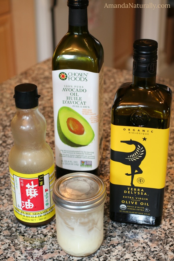 Salad Dressings | DIY Tutorial | Recipe Round Up | AmandaNaturally.com