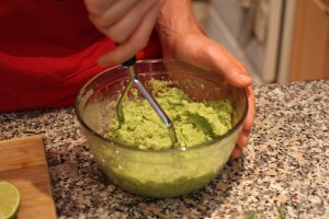 Guacamole & Avocado Tutorial | AmandaNaturally.com