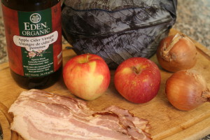 Bacon & Apple Braised Cabbage | AmandaNaturally.com