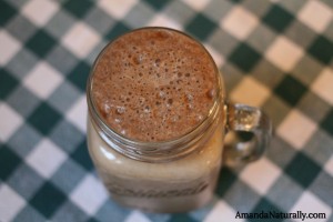 Chocolate Smoothie (with hidden spinach!) | dairy free, vegan, paleo | AmandaNaturally.com