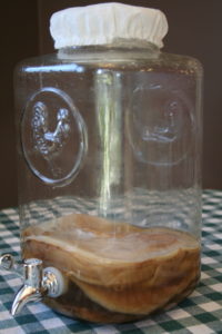 Homemade Kombucha | AmandaNaturally.com